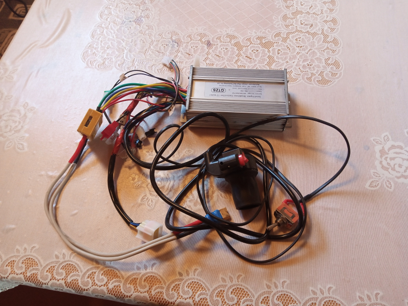 Контроллер с элементами управления